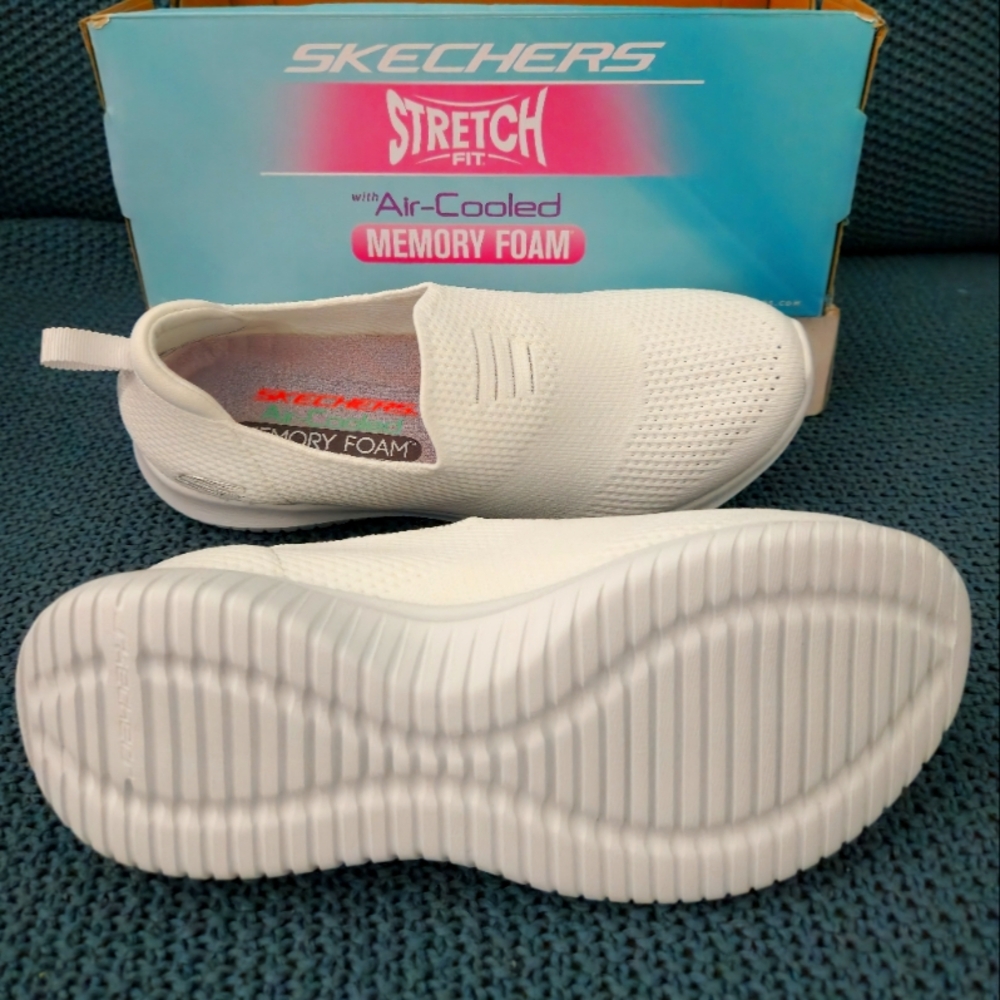 Skechers Air-Cooled Memory Foam